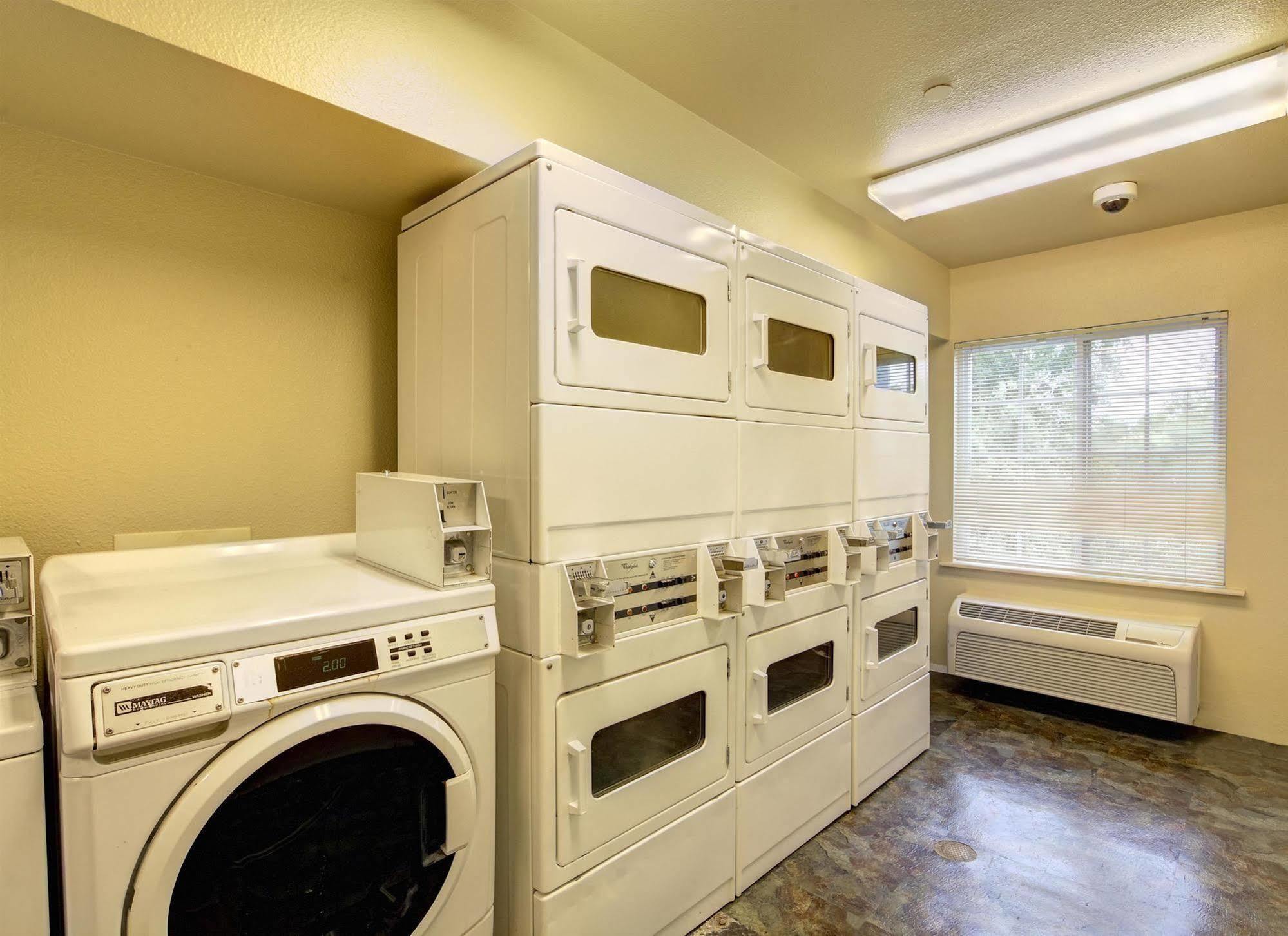 Woodspring Suites ฮาร์ลิงเจน ภายนอก รูปภาพ